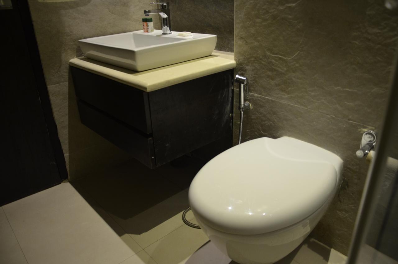 Oyo 1358 Hotel Crossroad Λάκναου Εξωτερικό φωτογραφία