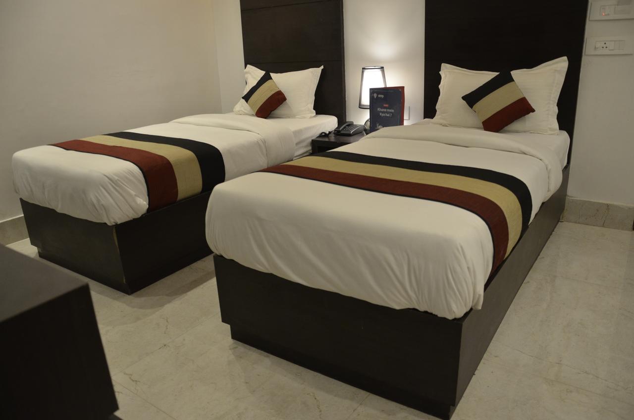 Oyo 1358 Hotel Crossroad Λάκναου Εξωτερικό φωτογραφία