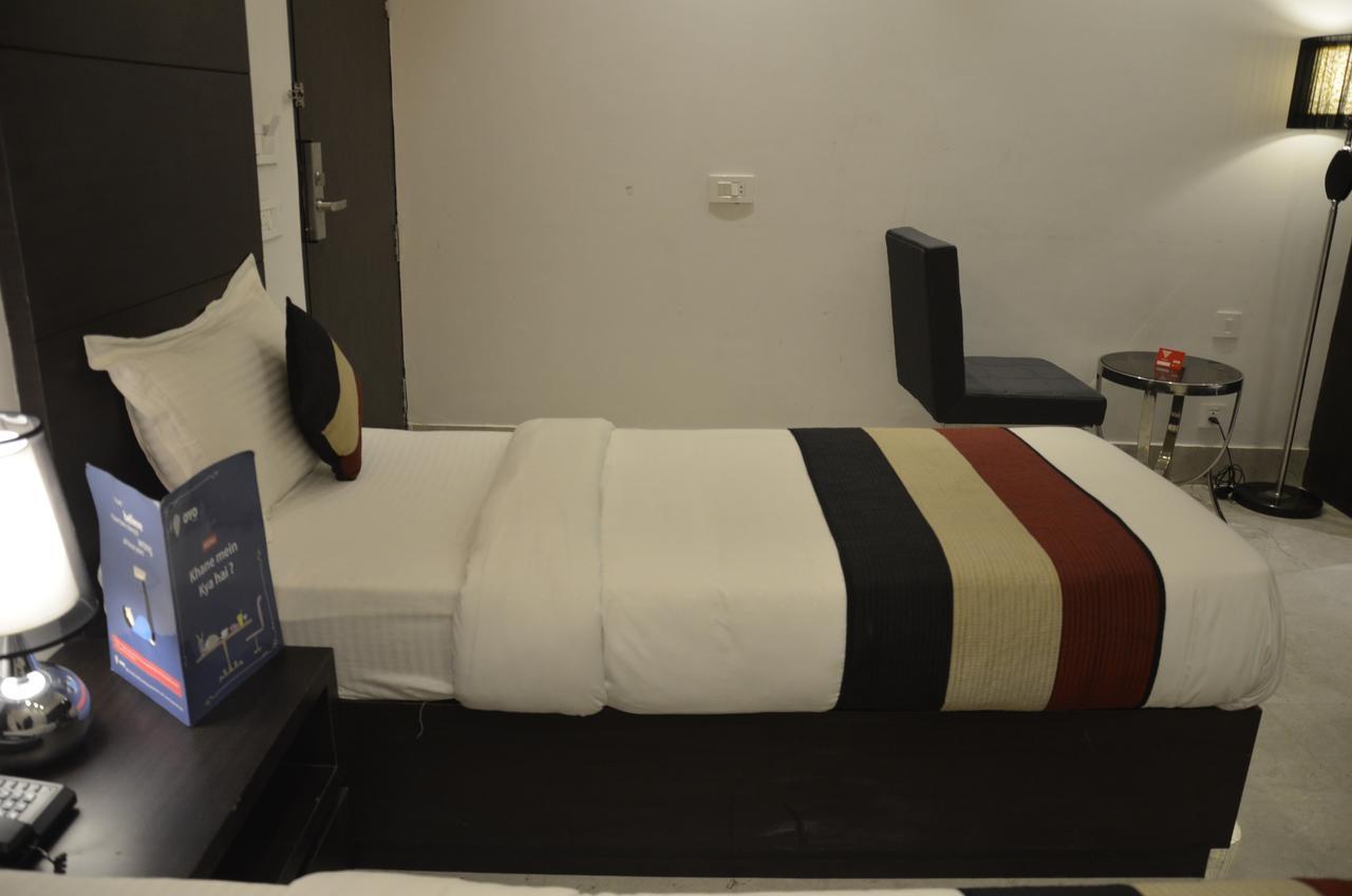 Oyo 1358 Hotel Crossroad Λάκναου Εξωτερικό φωτογραφία