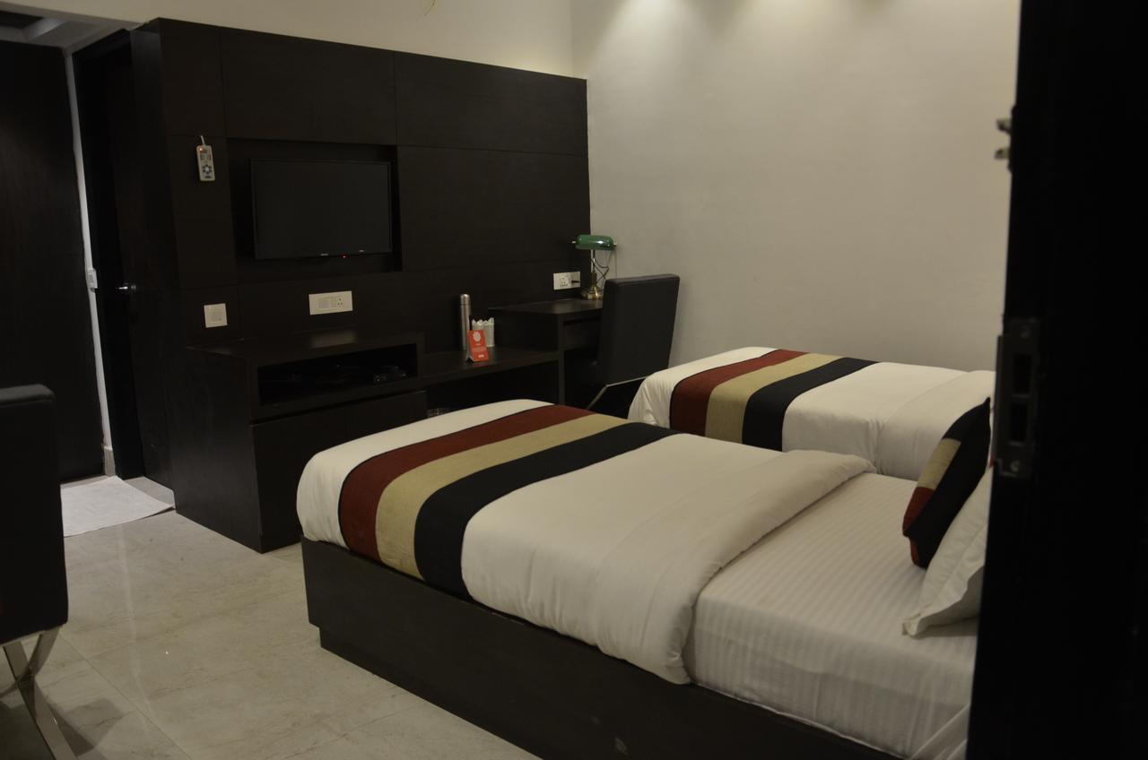 Oyo 1358 Hotel Crossroad Λάκναου Εξωτερικό φωτογραφία