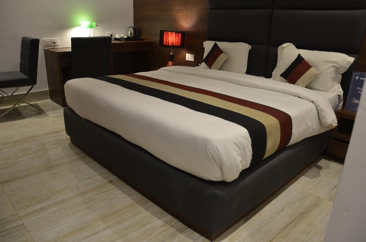 Oyo 1358 Hotel Crossroad Λάκναου Εξωτερικό φωτογραφία