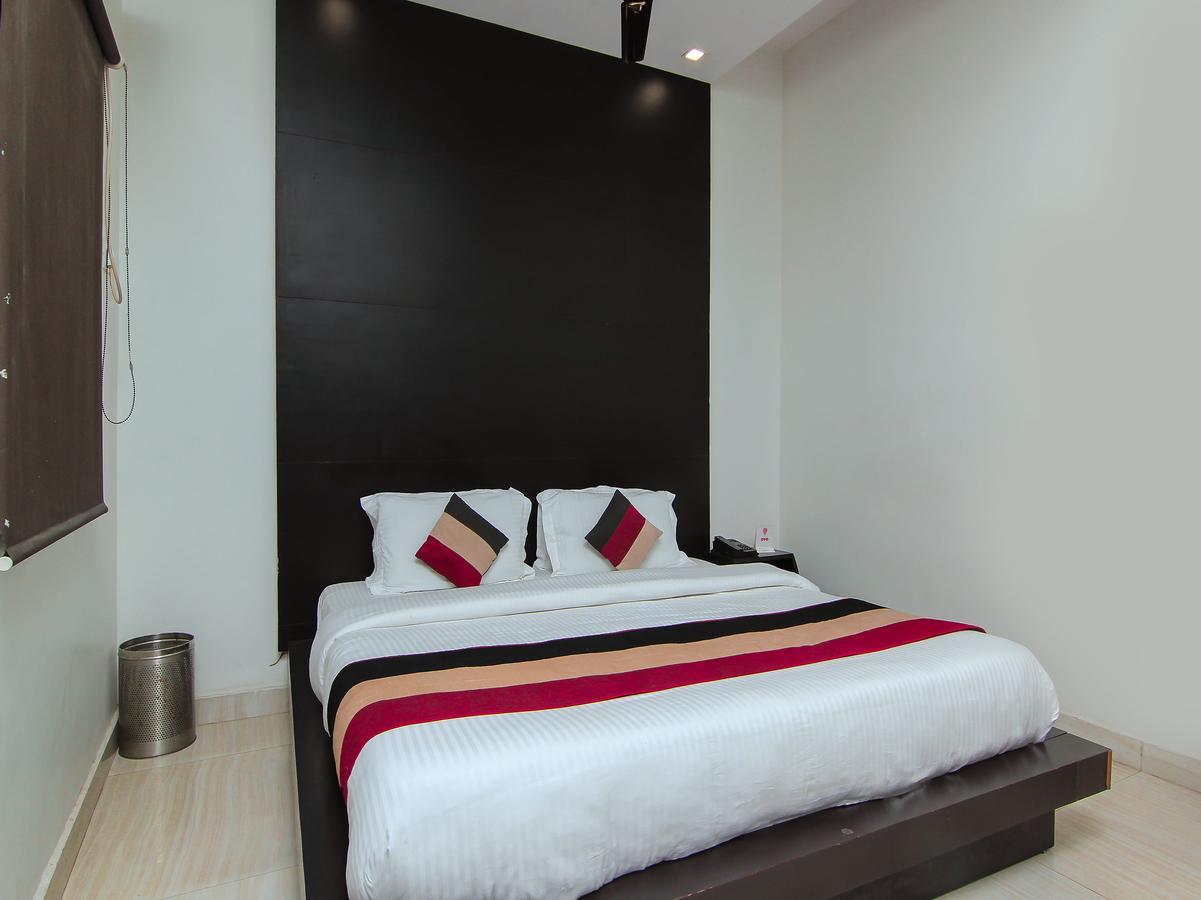 Oyo 1358 Hotel Crossroad Λάκναου Εξωτερικό φωτογραφία