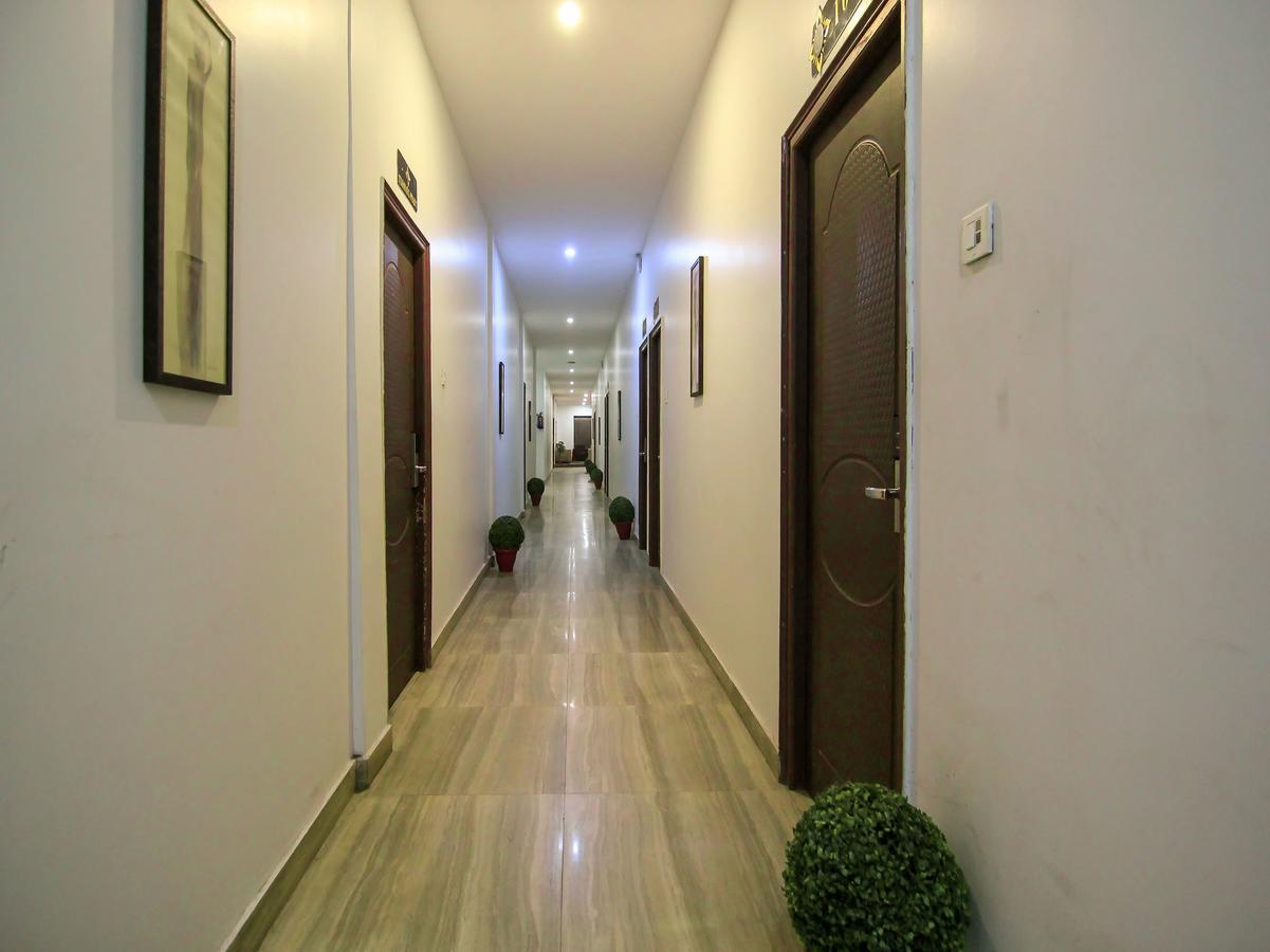 Oyo 1358 Hotel Crossroad Λάκναου Εξωτερικό φωτογραφία