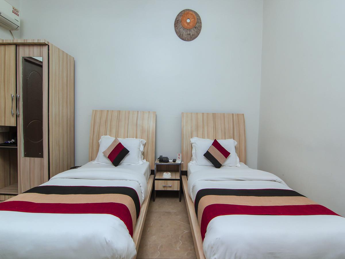 Oyo 1358 Hotel Crossroad Λάκναου Εξωτερικό φωτογραφία
