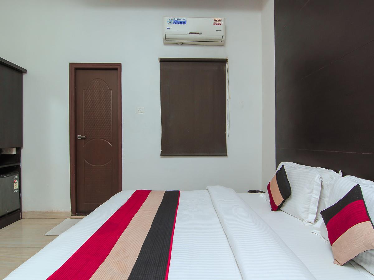 Oyo 1358 Hotel Crossroad Λάκναου Εξωτερικό φωτογραφία