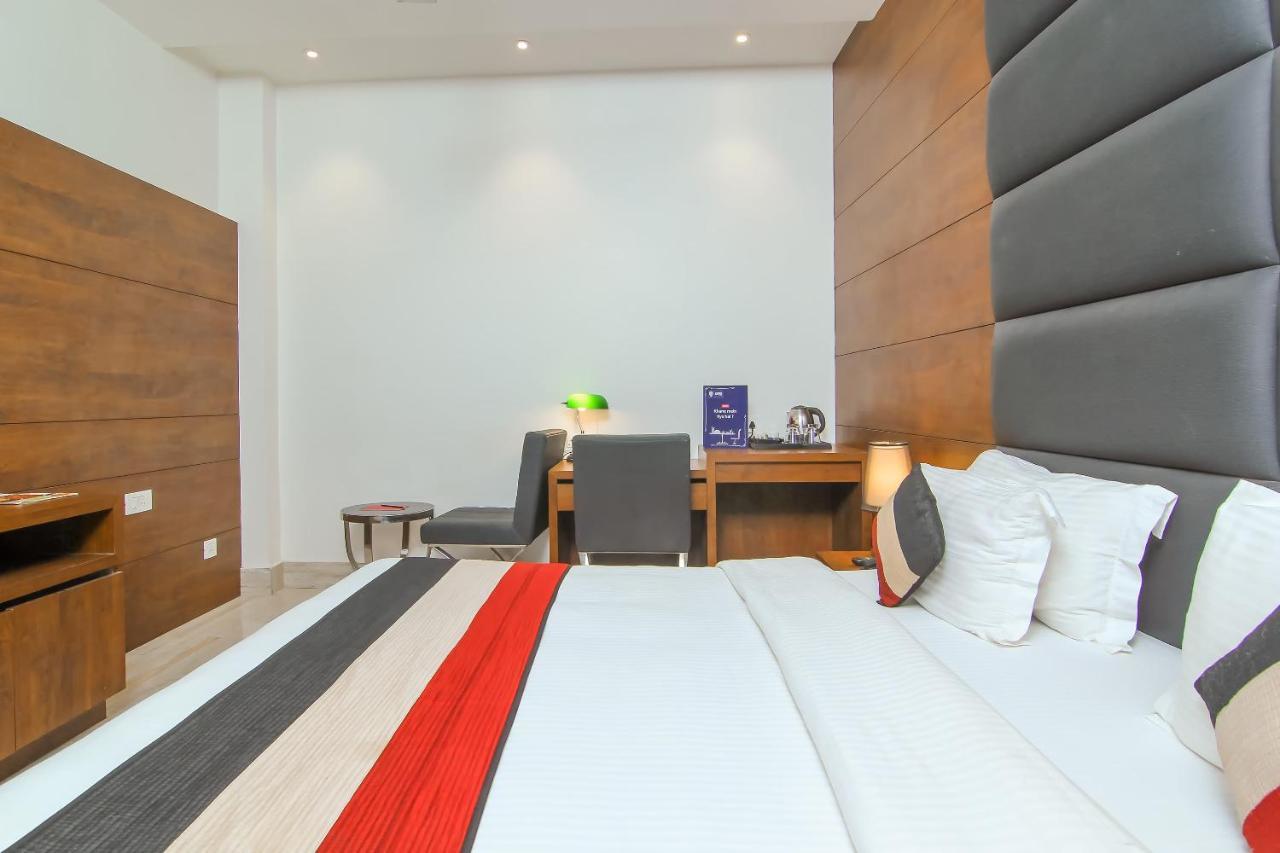 Oyo 1358 Hotel Crossroad Λάκναου Εξωτερικό φωτογραφία